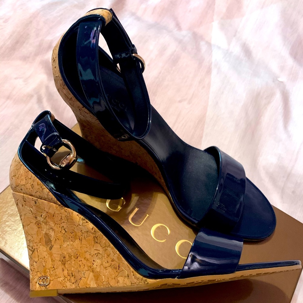 Gucci wedge sandals Blue patent leather. 4”